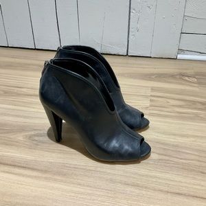 Vince Camuto leather heels